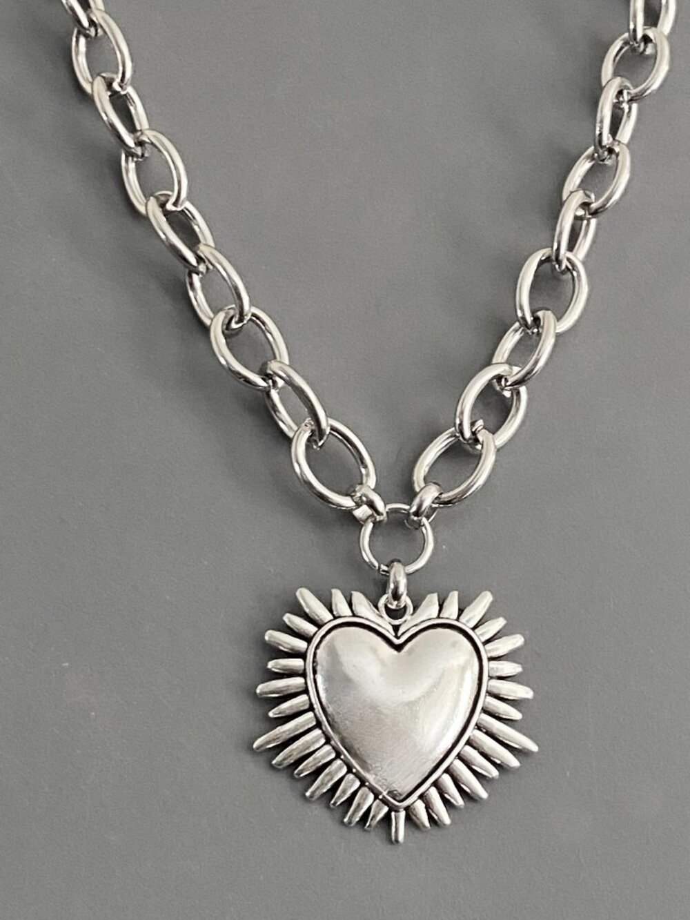 NEW, 3 pcs/set layered silver necklaces SPIKE HEART edgy punk goth